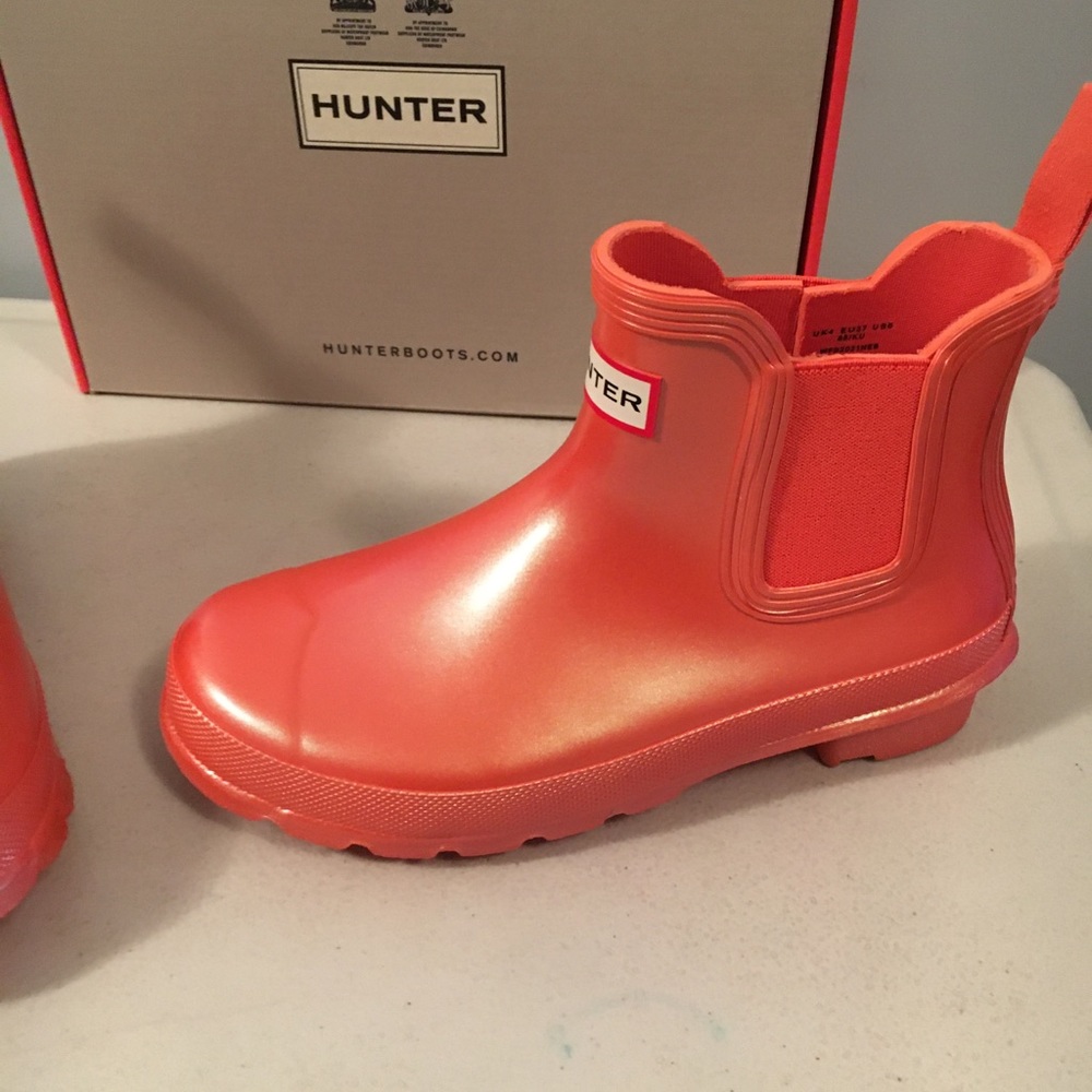 Women’s Size 6 Chelsea Boots by HUNTER